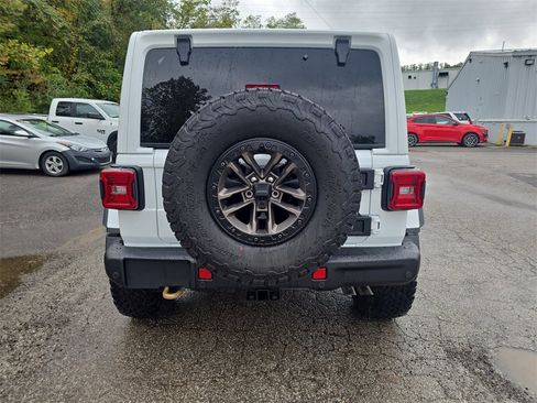 Used 2025 Jeep Wrangler Unlimited Rubicon 392 image 5