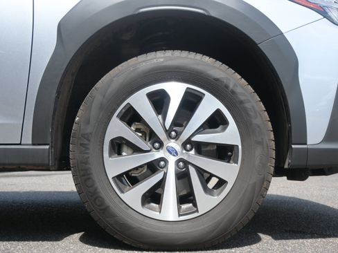 Used 2025 Subaru Outback Premium w/ Popular Package #1A AWD/4WD image 13