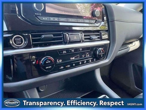 Certified 2024 Nissan Pathfinder SV image 30