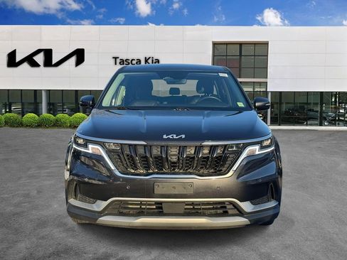 Used 2024 Kia Carnival EX image 2