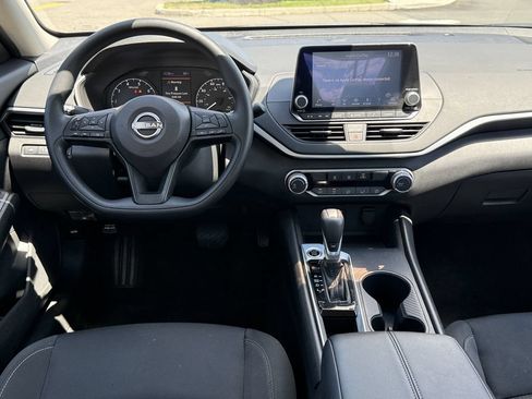 Certified 2025 Nissan Altima 2.5 S FWD image 12
