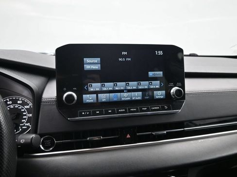 Used 2024 Mitsubishi Outlander SE AWD/4WD image 15