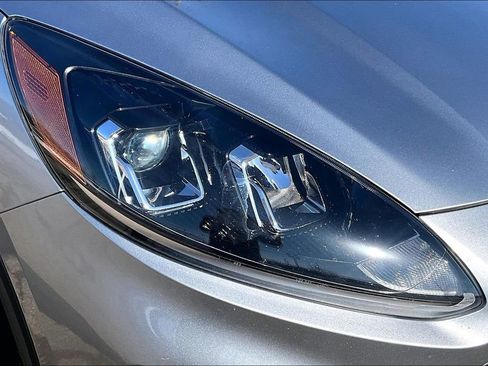 Certified 2022 Ford Escape SE w/ Cold Weather Package image 28