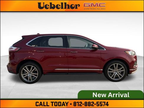Used 2019 Ford Edge Titanium w/ Equipment Group 301A FWD image 3