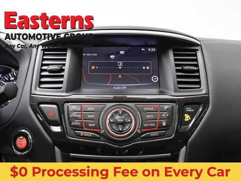 Used 2020 Nissan Pathfinder SL AWD/4WD image 12