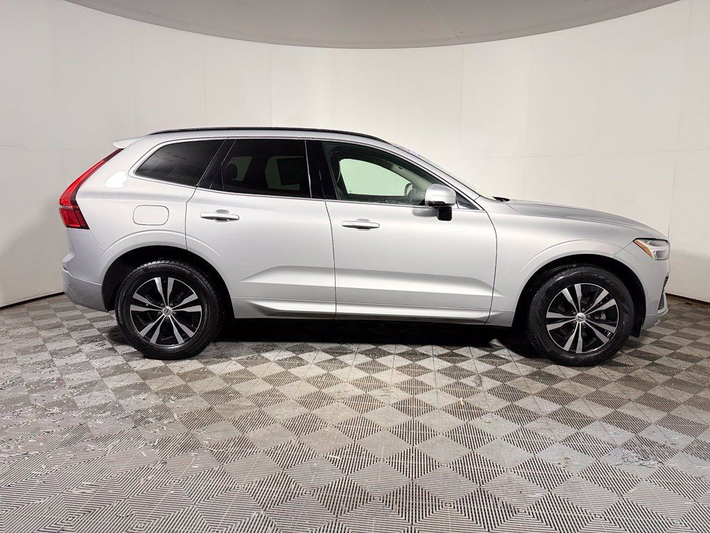 Used 2023 Volvo XC60 B5 Core AWD/4WD image 8
