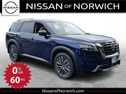 New 2025 Nissan Pathfinder SL w/ SL Premium Package