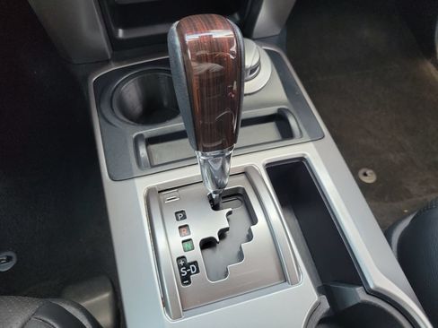 Used 2022 Toyota 4Runner Limited AWD/4WD image 28