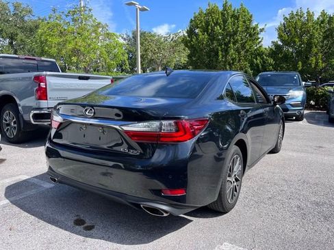 Used 2017 Lexus ES 350 w/ Luxury Package FWD image 6