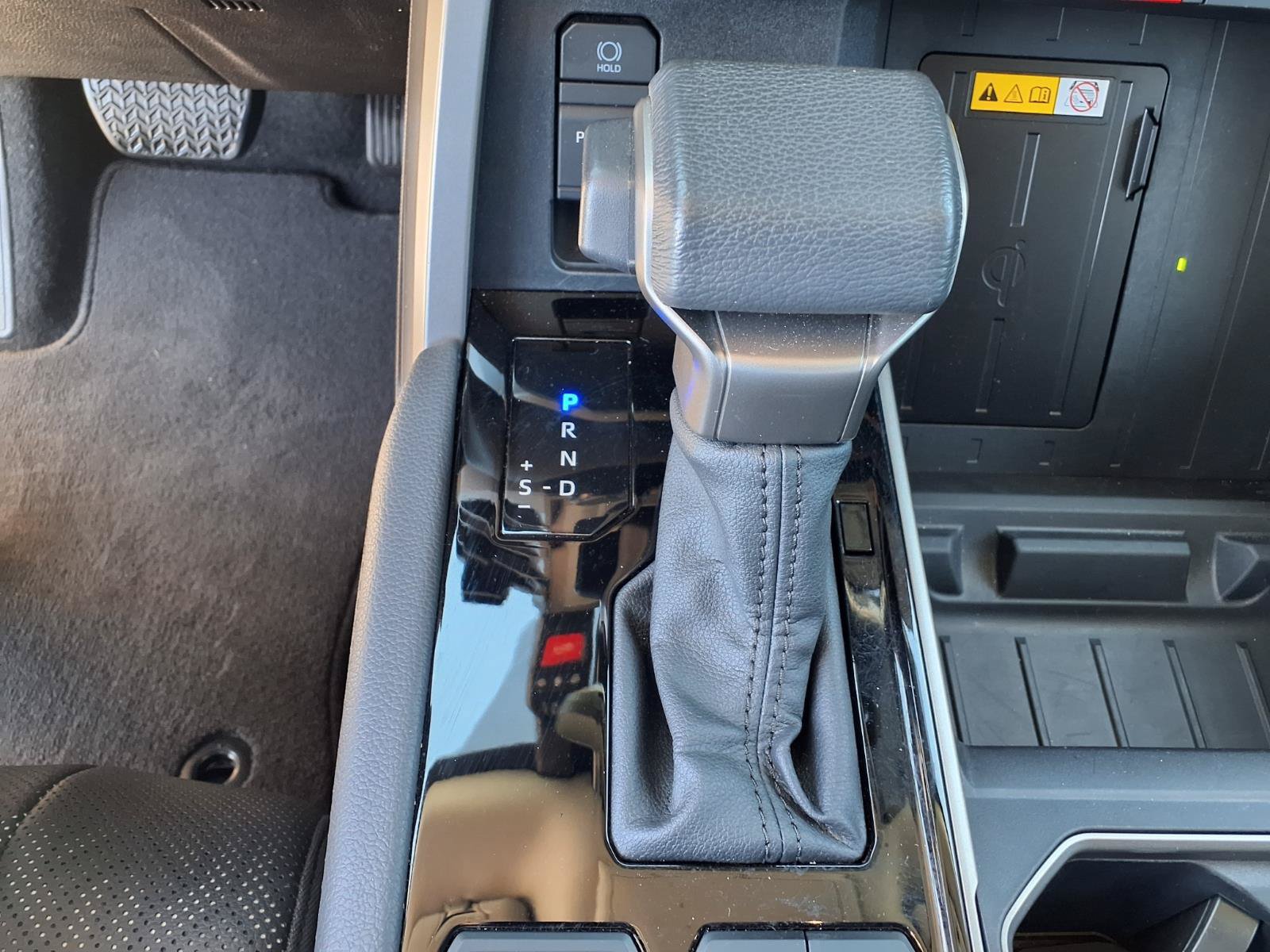 Used 2024 Toyota Tundra Limited AWD/4WD image 17