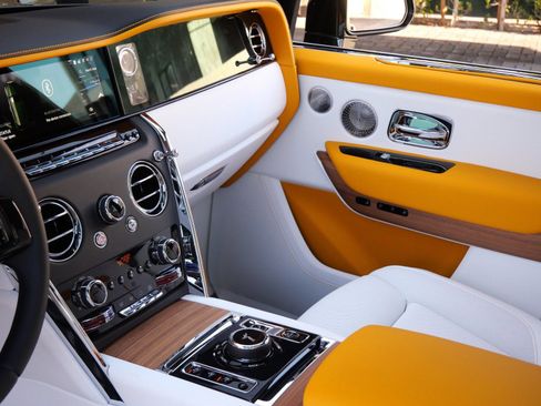 New 2026 Rolls-Royce Cullinan AWD/4WD image 24