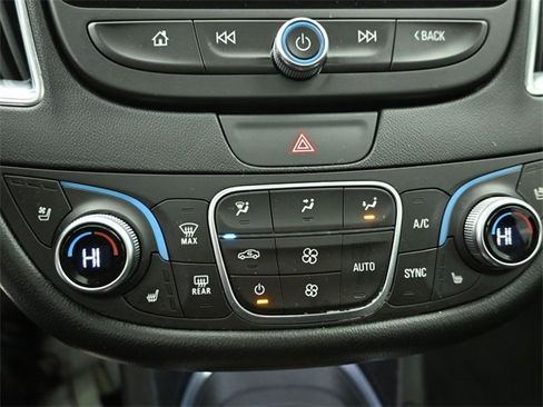 Used 2018 Chevrolet Malibu Premier w/ Premier Sun and Wheel Package image 13