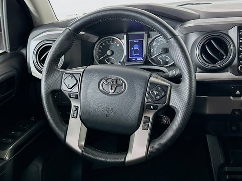 Used 2020 Toyota Tacoma SR5 RWD image 18