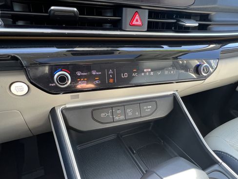 Certified 2026 Kia Carnival SX Prestige image 32