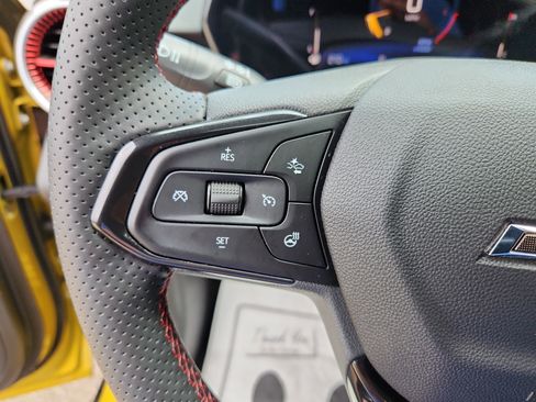 Used 2024 Chevrolet Trax RS w/ Sunroof Package image 29