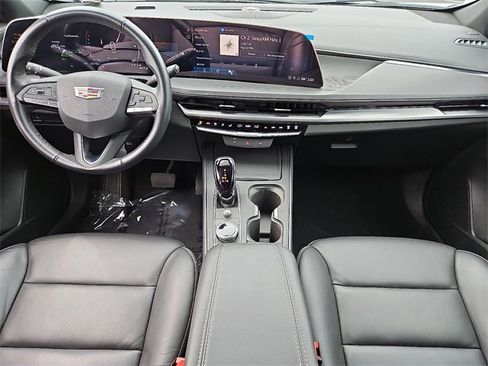 Used 2024 Cadillac XT4 Premium Luxury image 18