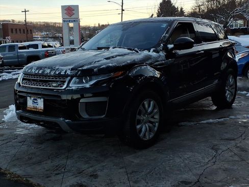 Used 2017 Land Rover Range Rover Evoque SE image 5