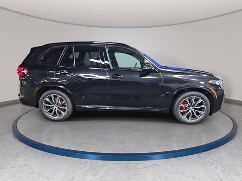 New 2026 BMW X5 xDrive40i w/ M Sport Package AWD/4WD image 4