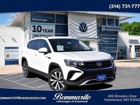 Certified 2024 Volkswagen Taos SE image 1