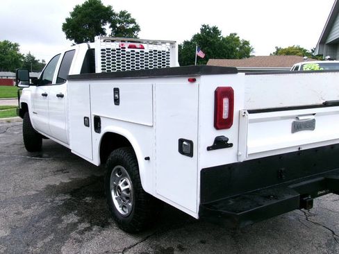 Used 2019 Chevrolet Silverado 2500 W/T w/ WT Convenience Package AWD/4WD image 2
