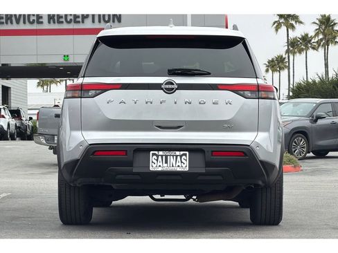 Used 2024 Nissan Pathfinder SV FWD image 5