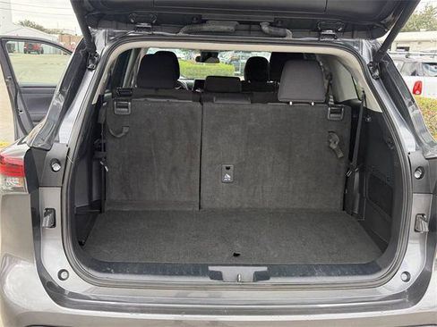 Certified 2024 Toyota Highlander LE image 23