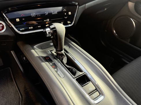 Used 2018 Honda HR-V EX image 26