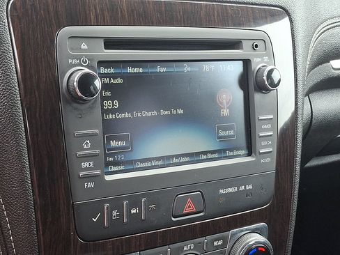 Used 2017 Chevrolet Traverse LT AWD/4WD image 18