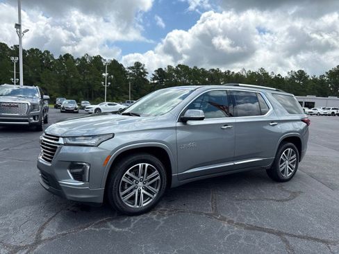 Used 2023 Chevrolet Traverse High Country w/ LPO, Floor Liner Package image 7