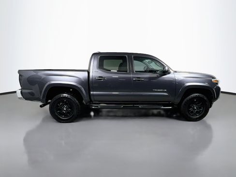 Used 2019 Toyota Tacoma SR5 RWD image 3