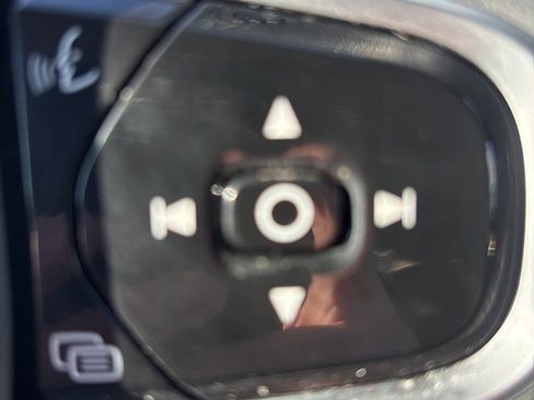 Certified 2022 Volvo XC90 T8 Inscription Expression w/ Climate Package image 20