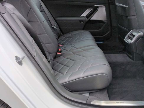 Used 2025 BMW i7 eDrive50 RWD image 22