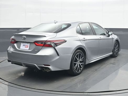 Used 2023 Toyota Camry SE FWD image 6