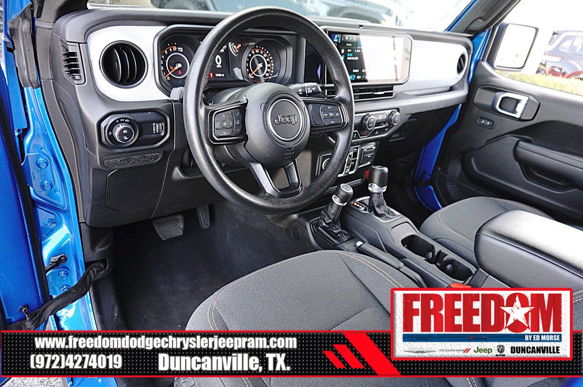 Used 2025 Jeep Gladiator Sport AWD/4WD image 10