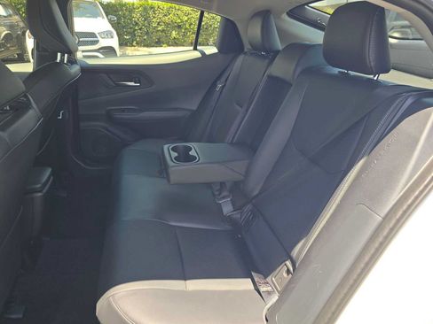 Certified 2026 Toyota Prius XLE FWD image 18