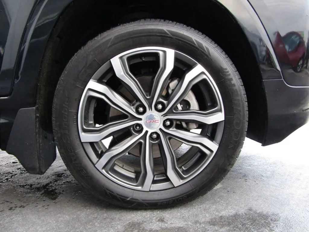 Used 2018 GMC Terrain Denali w/ Comfort Package AWD/4WD image 46