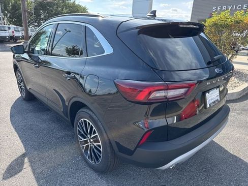 New 2025 Ford Escape PHEV w/ PHEV Premium Package image 8