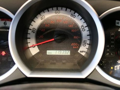 Used 2015 Toyota Tacoma 4x4 Double Cab image 22