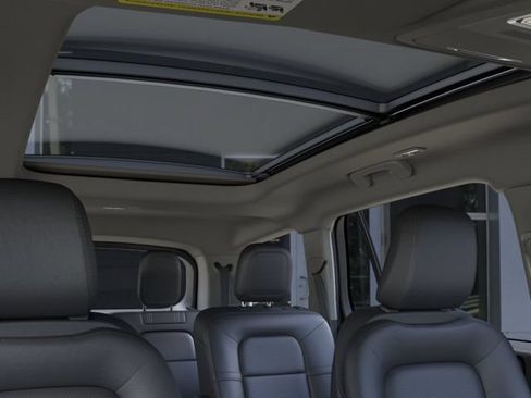 New 2026 Lincoln Aviator 2WD w/ Jet Appearance Package image 22