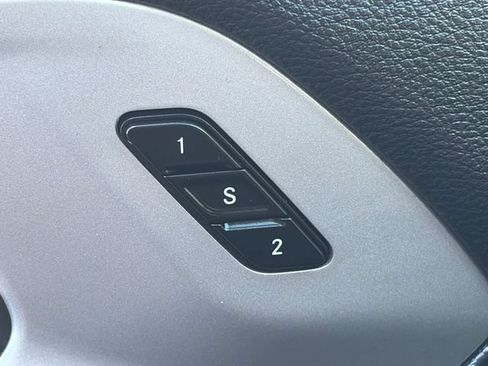 Used 2025 Chrysler Pacifica Limited FWD image 55