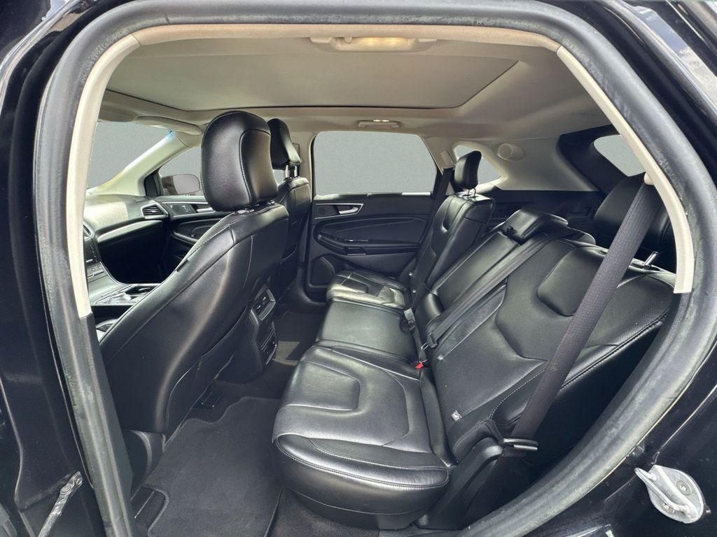 Used 2020 Ford Edge Titanium w/ Equipment Group 301A AWD/4WD image 24