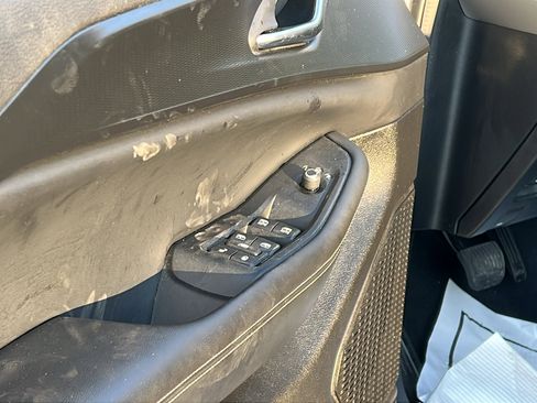 Used 2024 Jeep Grand Cherokee Laredo image 14