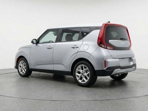 Used 2025 Kia Soul LX w/ LX Technology Package image 6