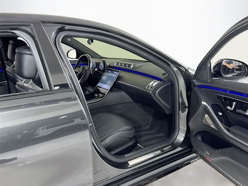 Used 2023 Mercedes-Benz S 500 4MATIC image 27