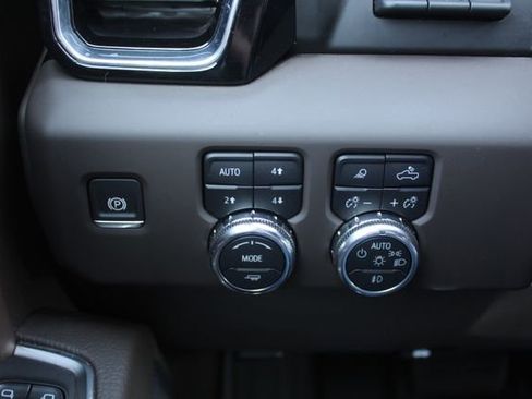 Used 2024 GMC Sierra 1500 Denali w/ Denali Reserve Package AWD/4WD image 29
