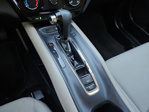 Used 2022 Honda HR-V LX image 14