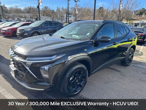 Used 2024 Chevrolet Trax LT image 2