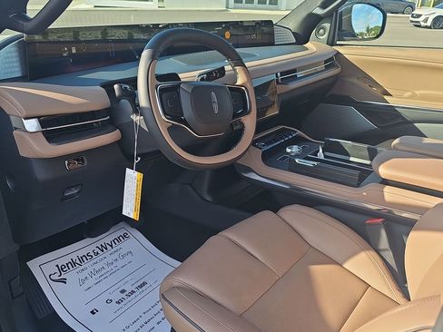 New 2026 Lincoln Navigator Black Label AWD/4WD image 5