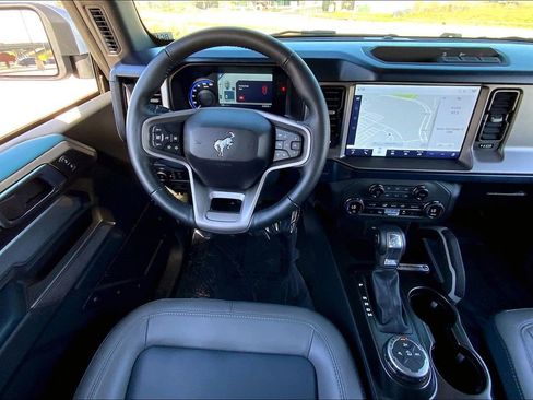 Used 2023 Ford Bronco Outer Banks AWD/4WD image 5