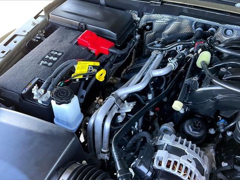 Used 2025 Jeep Gladiator Mojave image 32